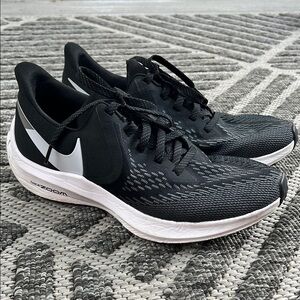 Women’s Nike sneakers